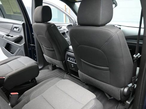 Used 2022 Chevrolet Traverse LT image 27