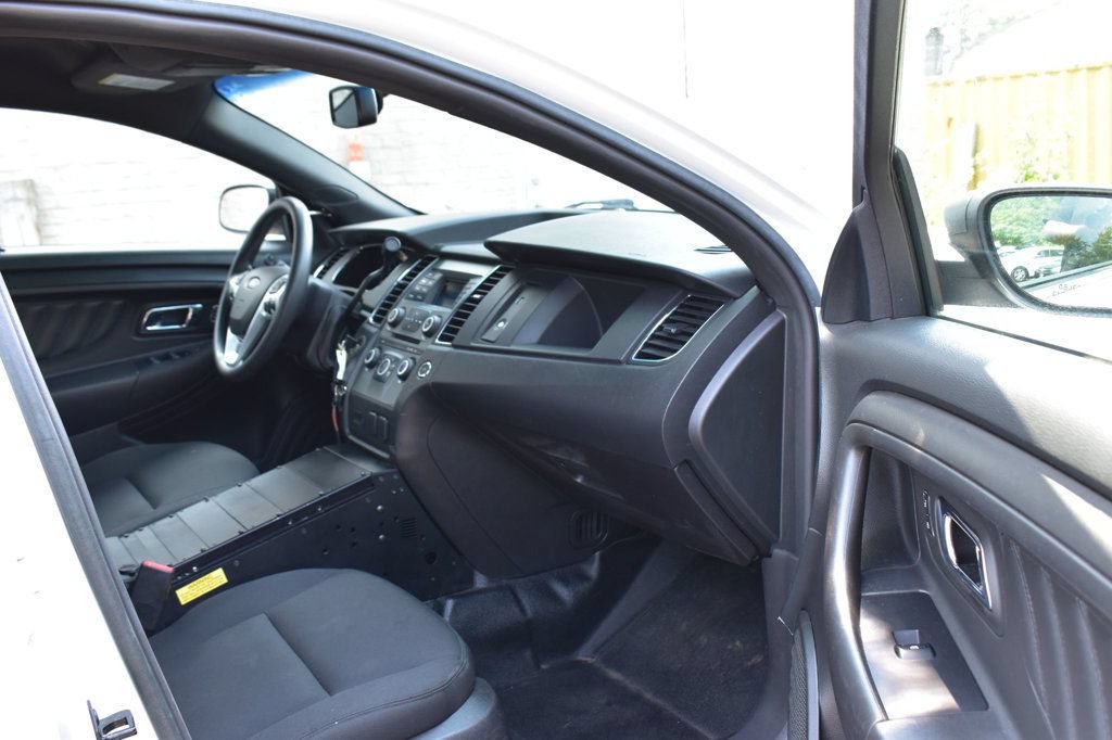 Used 2018 Ford Taurus Police Interceptor AWD image 16