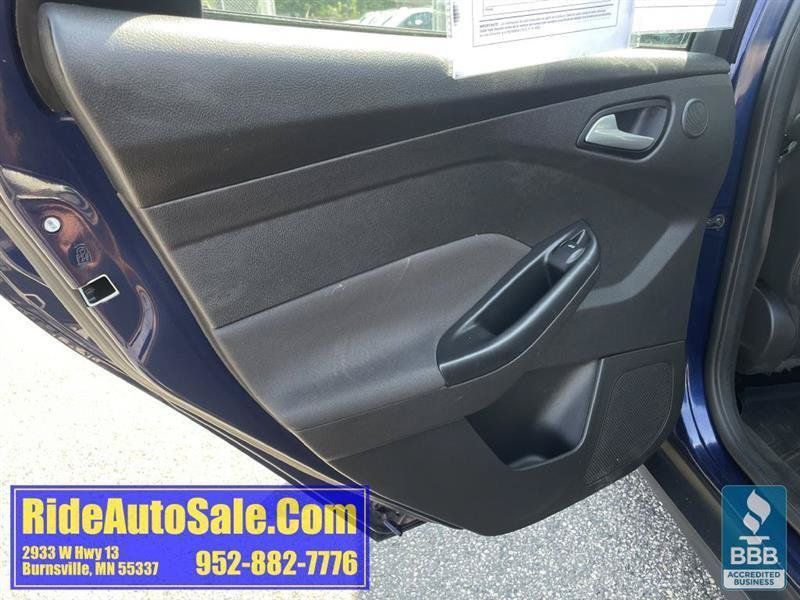 Used 2016 Ford Focus SE w/ Equipment Group 201A FWD image 11