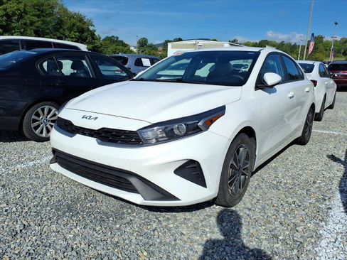 Used 2024 Kia Forte LXS FWD image 2