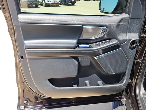 Used 2025 Ford Expedition Max Platinum AWD/4WD image 15