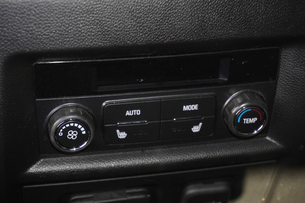 Used 2023 Chevrolet Traverse High Country w/ LPO, Floor Liner Package AWD/4WD image 40