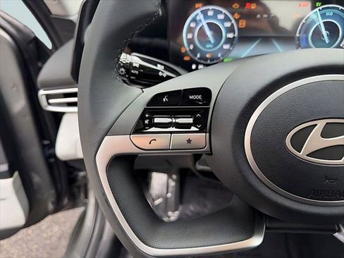 New 2026 Hyundai Elantra Limited FWD image 17