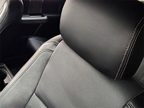 Used 2017 Ford F250 Lariat w/ Chrome Package image 15