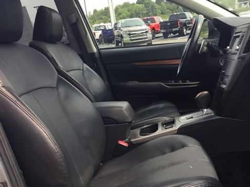 Used 2014 Subaru Outback 2.5i Limited w/ Moonroof Package AWD/4WD image 16
