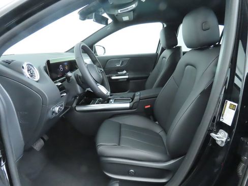 Certified 2025 Mercedes-Benz GLA 250 image 21