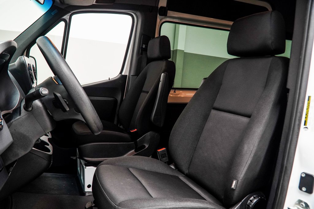 Used 2024 Mercedes-Benz Sprinter 2500 image 35