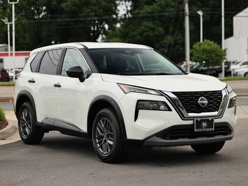 Used 2023 Nissan Rogue S FWD image 12