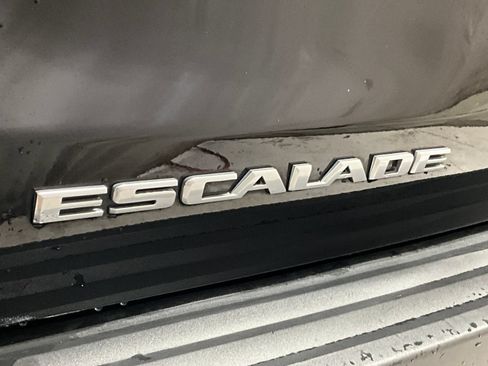 Used 2020 Cadillac Escalade ESV Luxury w/ Escalade Sport Edition AWD/4WD image 10