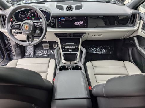 New 2025 Porsche Cayenne S image 24