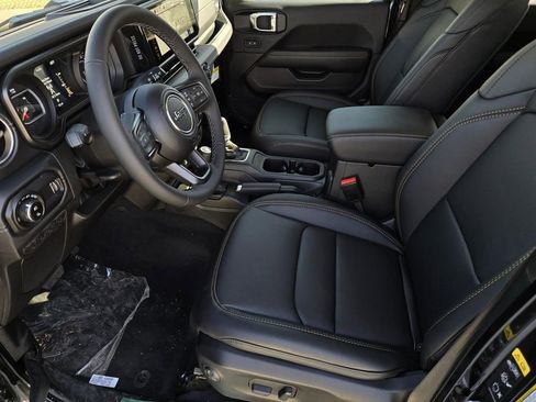 New 2026 Jeep Gladiator Sport AWD/4WD image 18