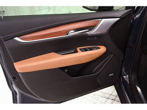 Used 2024 Cadillac XT5 Premium Luxury image 8