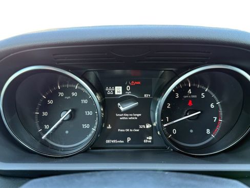 Used 2020 Land Rover Discovery Landmark image 13