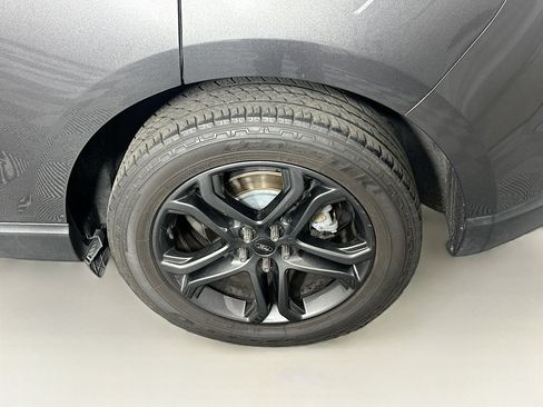 Used 2018 Ford Edge SEL w/ Equipment Group 201A FWD image 11