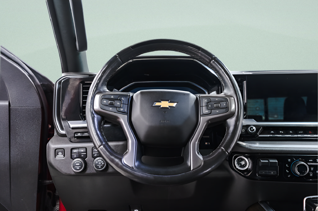 Used 2024 Chevrolet Silverado 1500 High Country AWD/4WD image 9