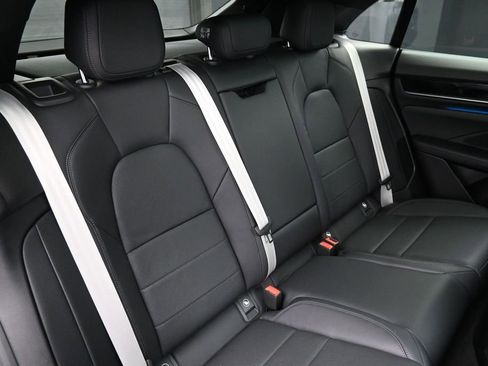 Certified 2025 Porsche Macan Electric RWD image 27