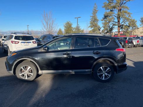 Used 2018 Toyota RAV4 XLE w/ Plus Extra Value Package image 5