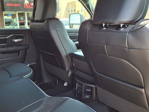 Used 2026 RAM 2500 Laramie AWD/4WD image 10