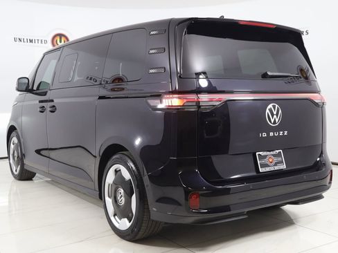 Used 2025 Volkswagen ID. Buzz Pro S image 4
