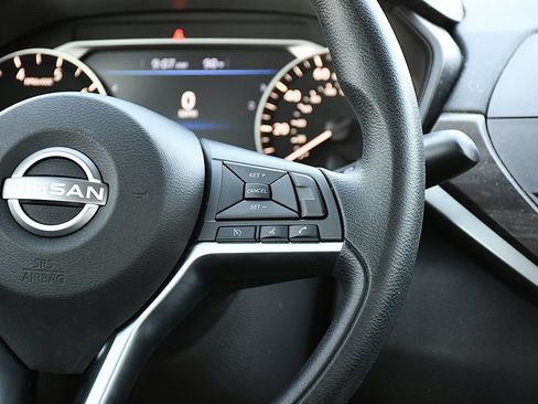 Used 2024 Nissan Altima 2.5 SV FWD image 25