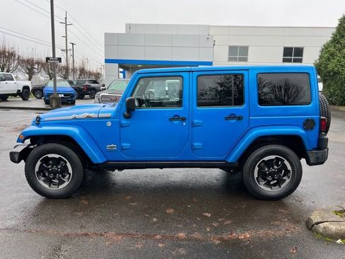 Used 2014 Jeep Wrangler Unlimited Sahara image 4