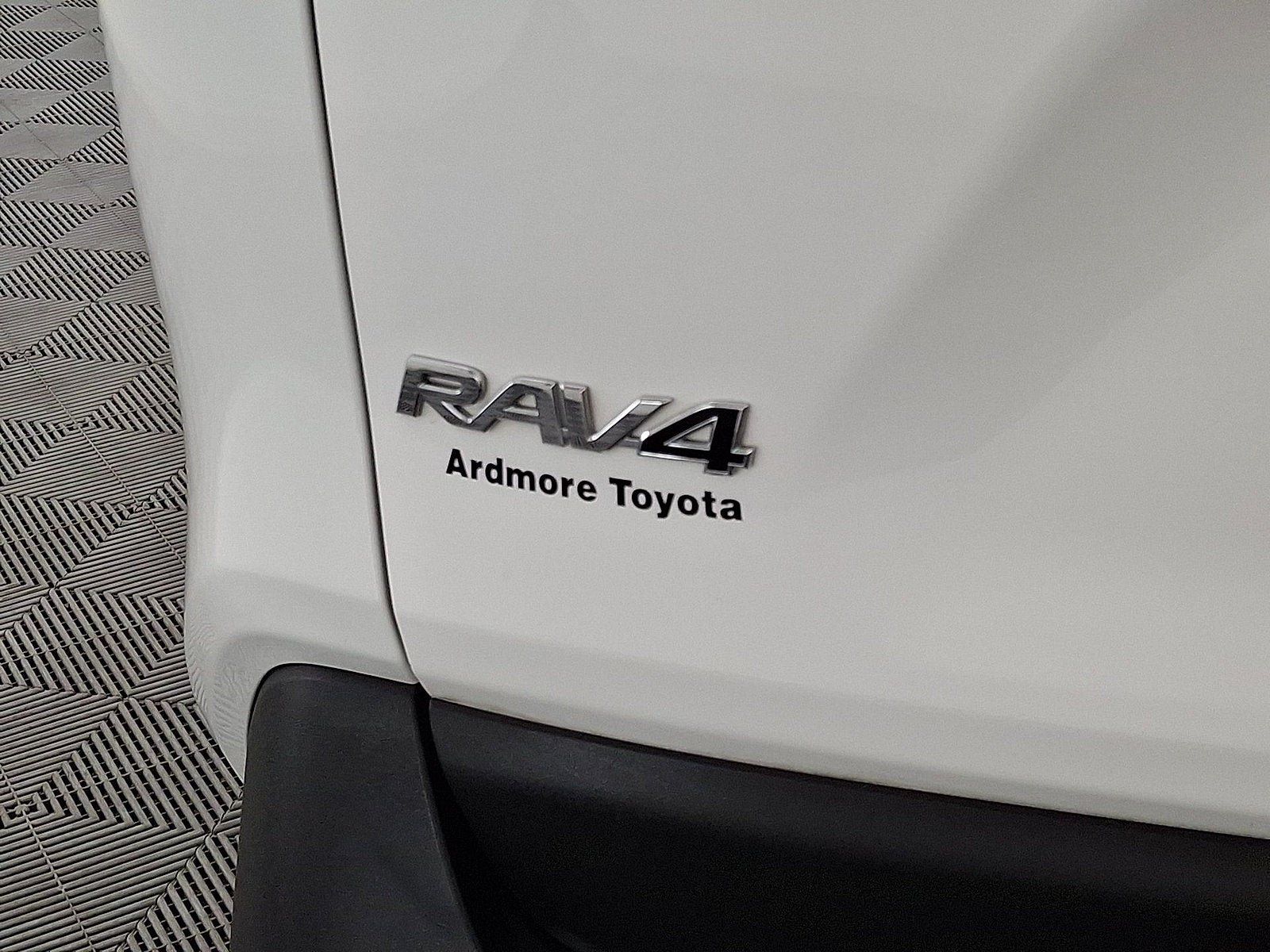 Certified 2025 Toyota RAV4 LE AWD/4WD image 15