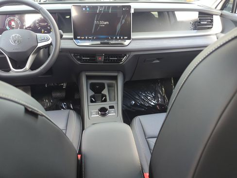 New 2026 Volkswagen Tiguan SE image 19