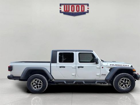 Used 2024 Jeep Gladiator Rubicon w/ Technology Group image 2