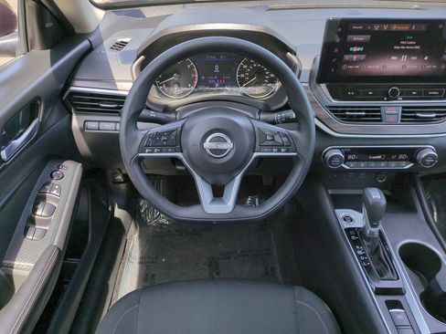 Used 2025 Nissan Altima 2.5 SV w/ SV Special Edition Package AWD/4WD image 15
