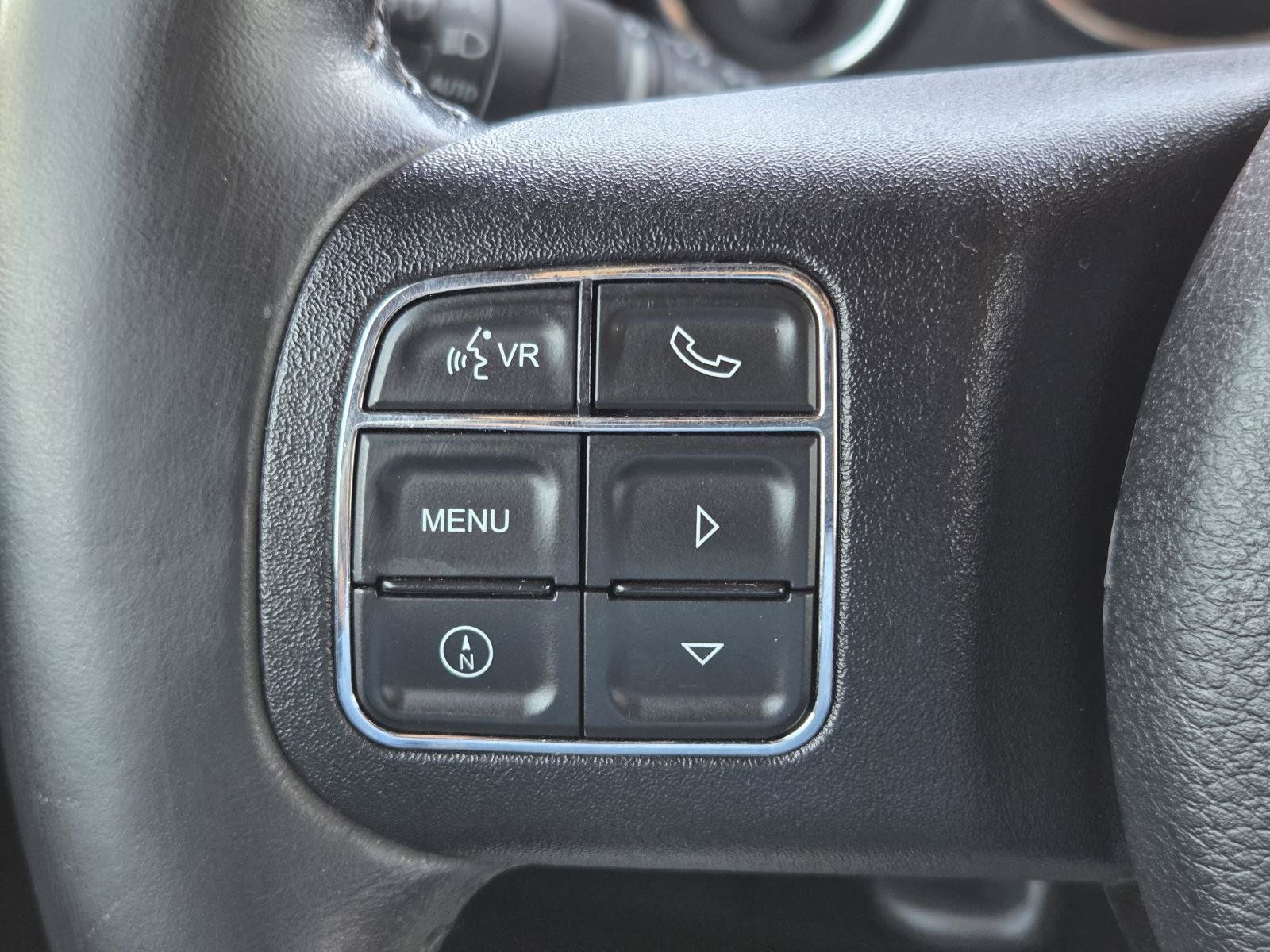 Used 2017 Jeep Wrangler Unlimited Sahara w/ Connectivity Group AWD/4WD image 16