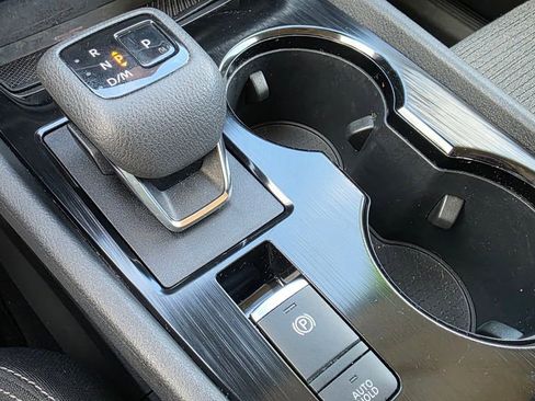 Used 2022 Nissan Rogue SV image 36