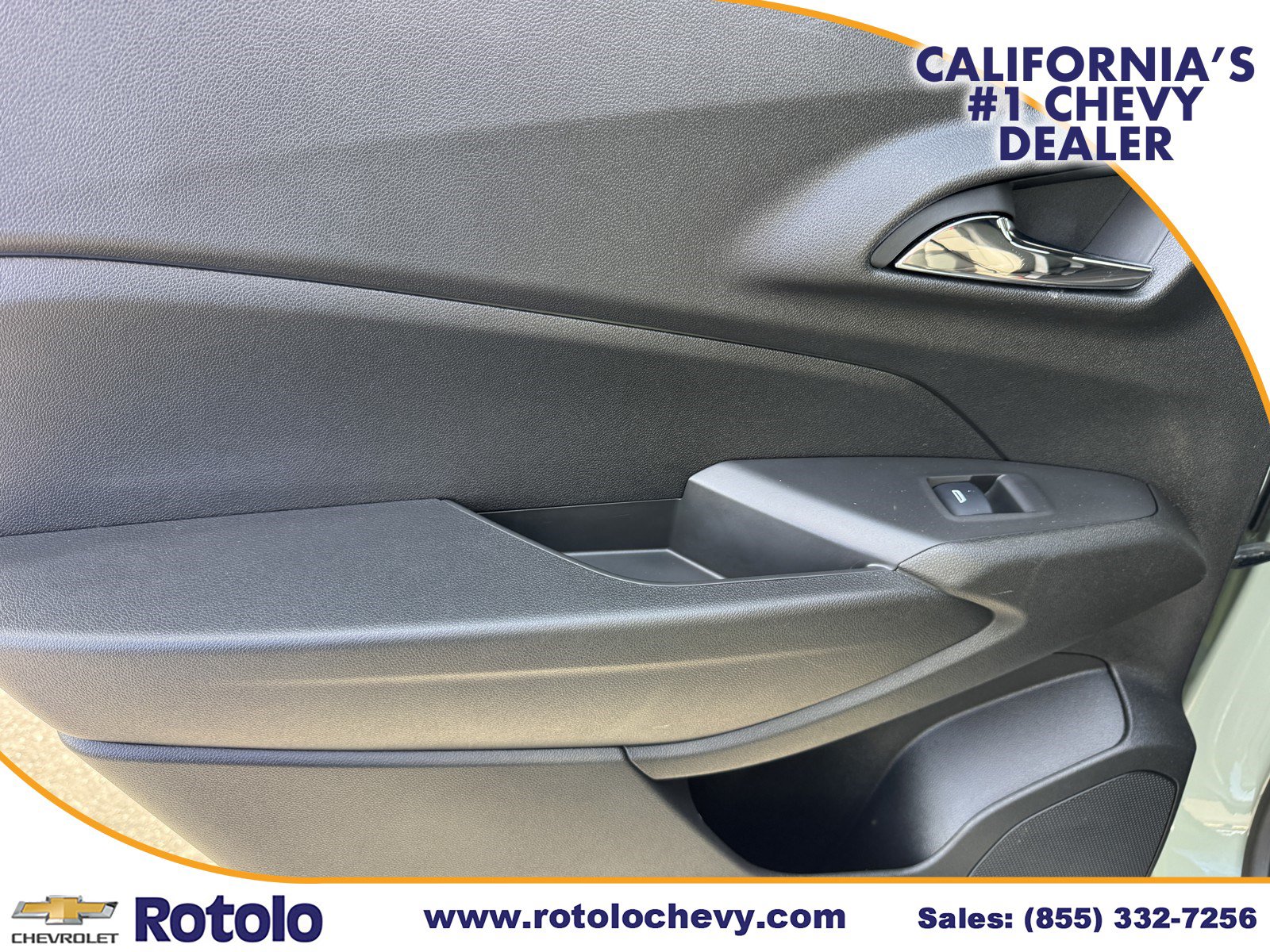 Used 2024 Chevrolet Trax RS w/ Sunroof Package FWD image 17