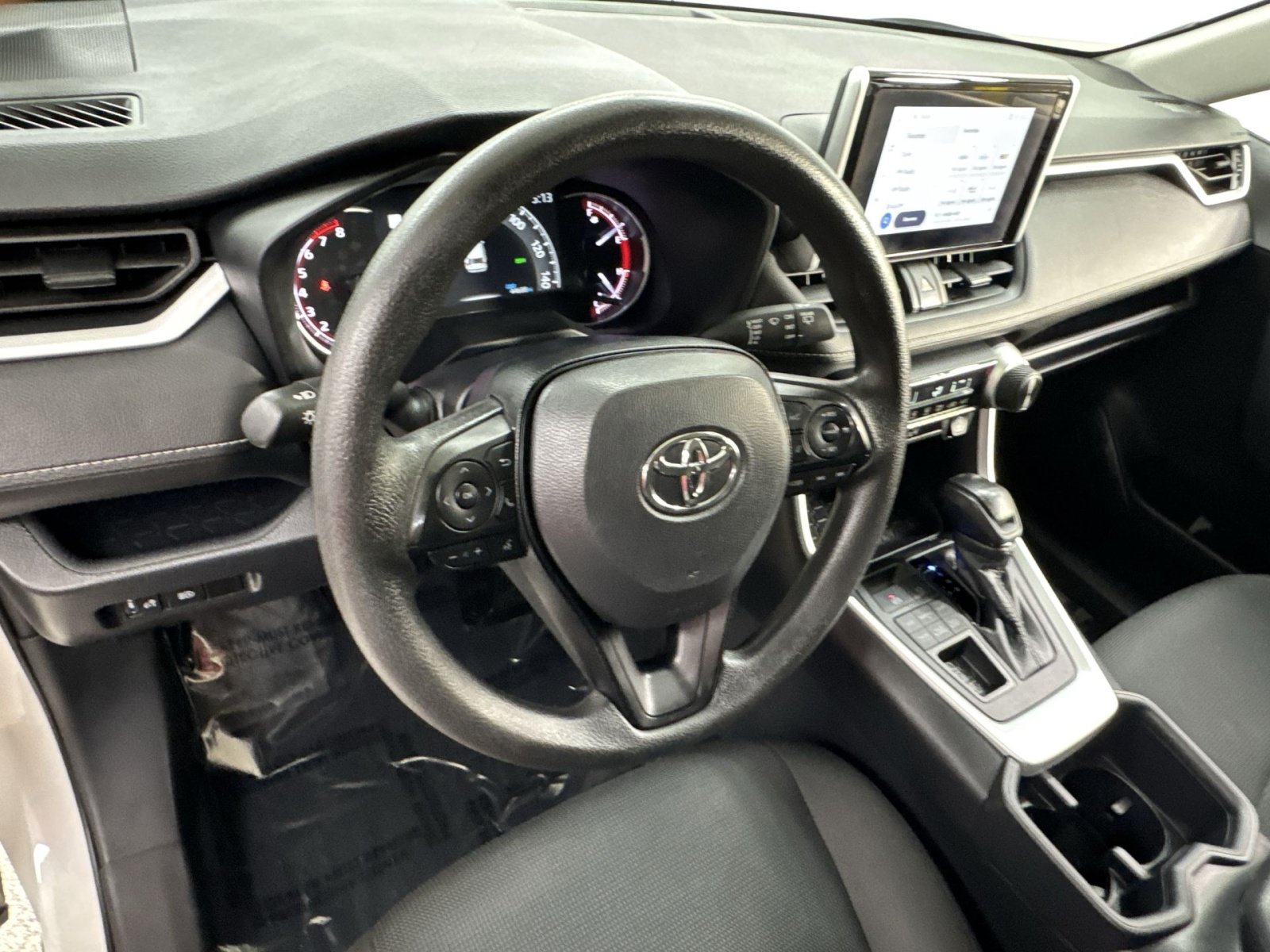 Used 2025 Toyota RAV4 LE AWD/4WD image 13