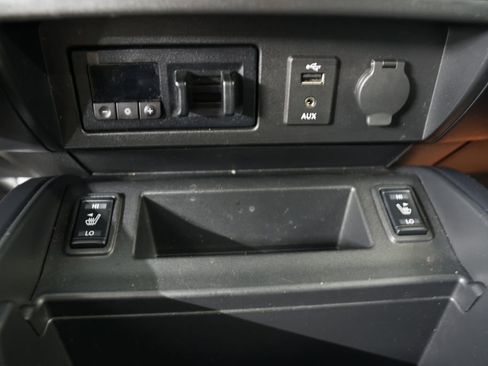 Used 2018 Nissan Titan SL w/ Midnight Edition image 35