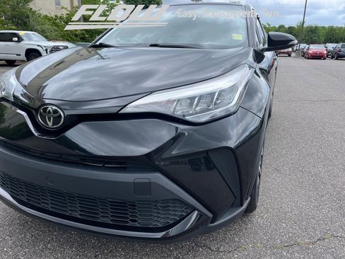 Used 2022 Toyota C-HR XLE FWD image 28