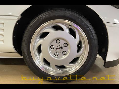 Used 1991 Chevrolet Corvette Convertible image 13