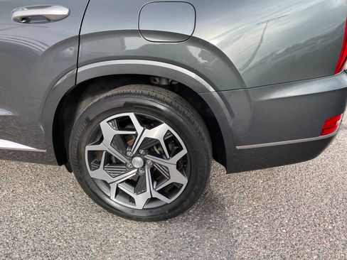 Used 2022 Hyundai Palisade Calligraphy image 9