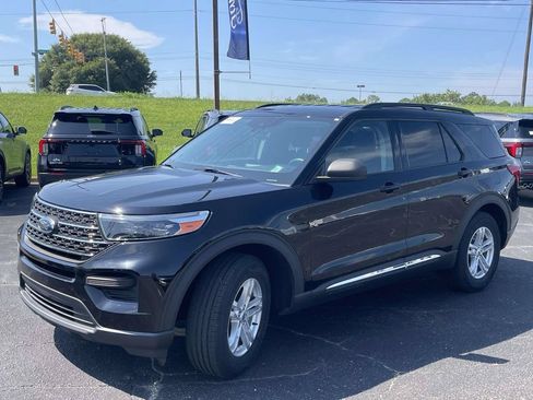 Used 2023 Ford Explorer XLT RWD image 7