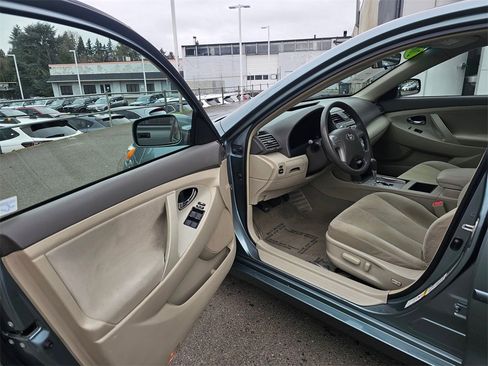Used 2007 Toyota Camry LE image 19