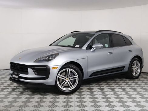Certified 2026 Porsche Macan AWD/4WD image 1