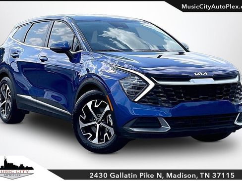 Used 2025 Kia Sportage EX FWD image 1