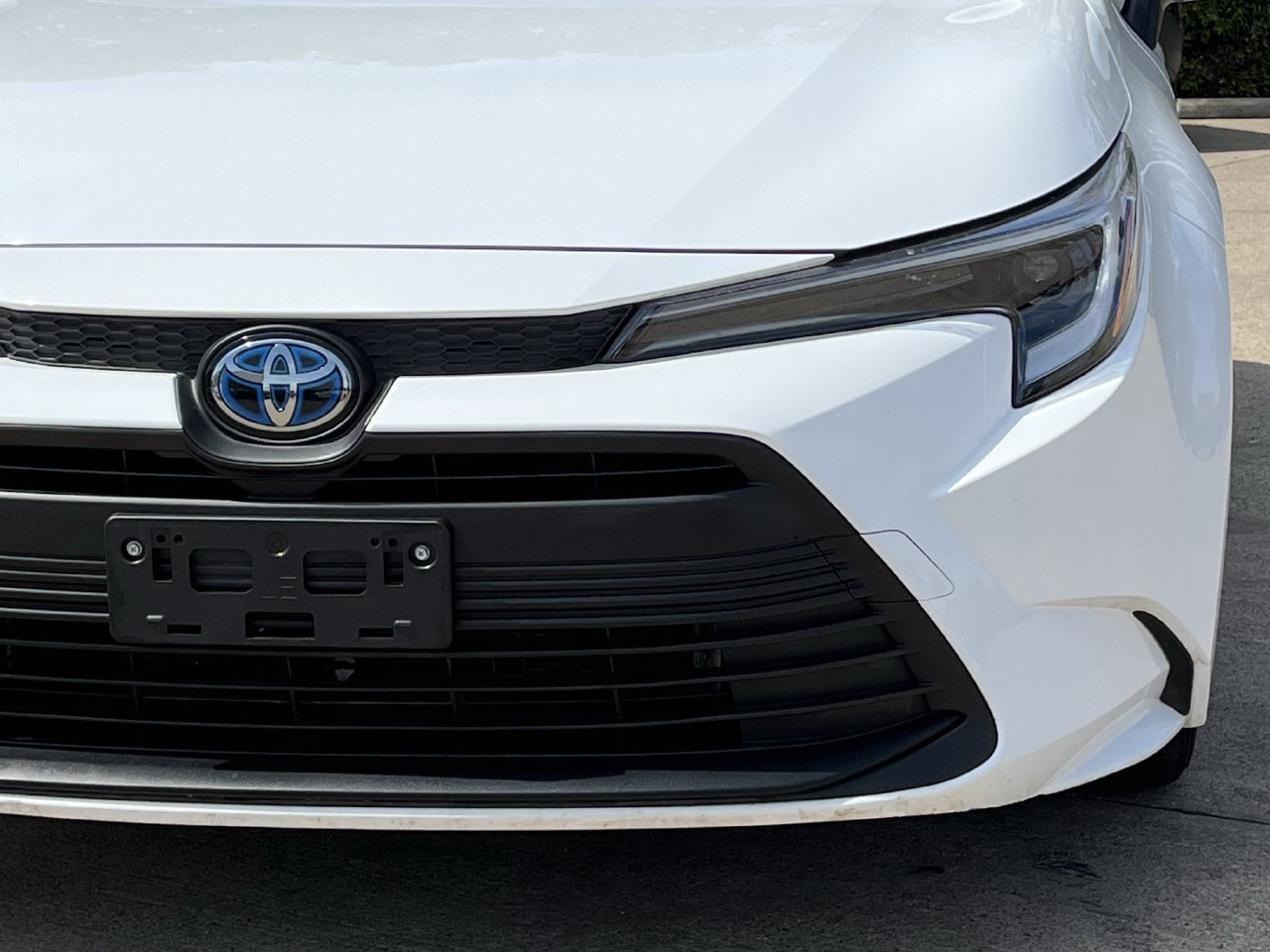Used 2025 Toyota Corolla LE FWD image 8