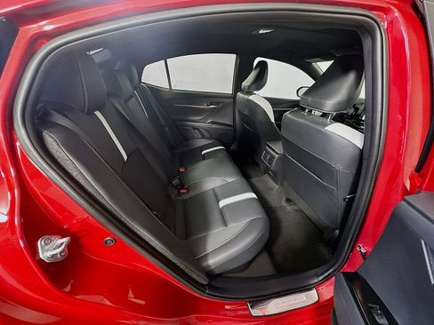 Used 2025 Toyota Camry SE image 27