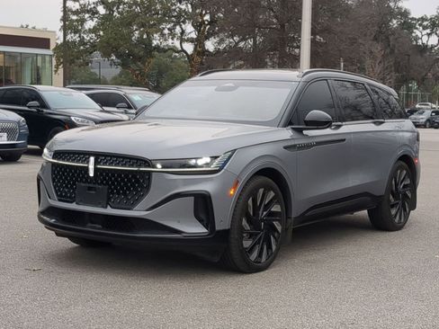 Used 2024 Lincoln Nautilus Reserve w/ Equipment Group 202A image 7