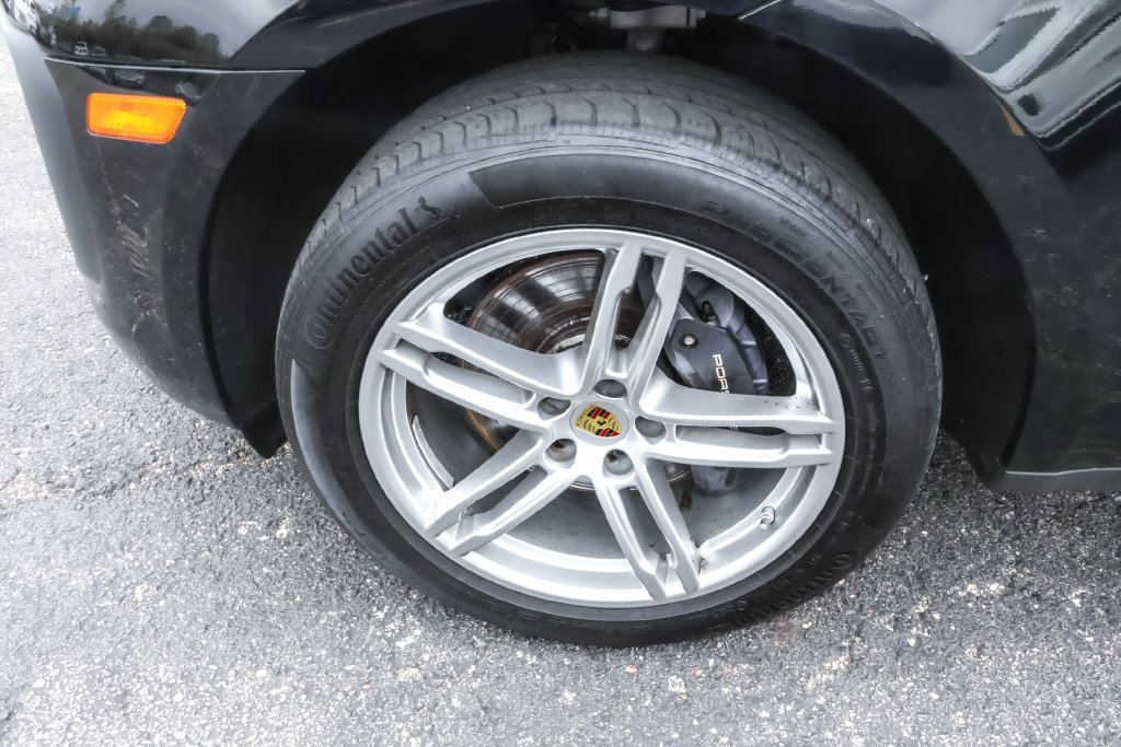 Used 2023 Porsche Macan AWD/4WD image 13