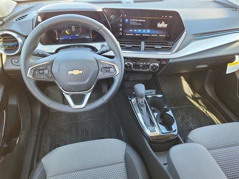 New 2026 Chevrolet Trax LT w/ Driver Confidence Package image 10