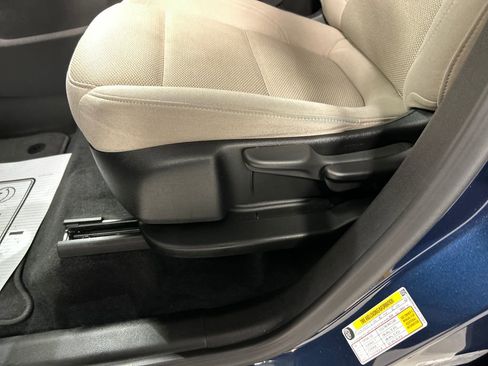 Used 2023 Chevrolet Traverse LS w/ Safety Package image 12