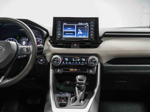 Used 2021 Toyota RAV4 XLE image 15