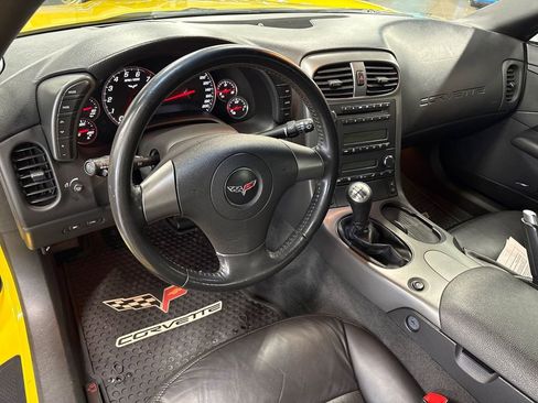 Used 2006 Chevrolet Corvette Coupe w/ Preferred Equipment Group image 36