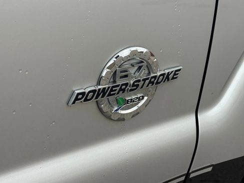 Used 2016 Ford F250 Lariat w/ Chrome Package AWD/4WD image 8